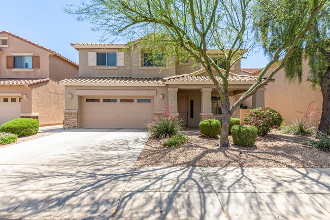 Primary Photo - Beautiful Large 5 Bedroom Home In Desert R...