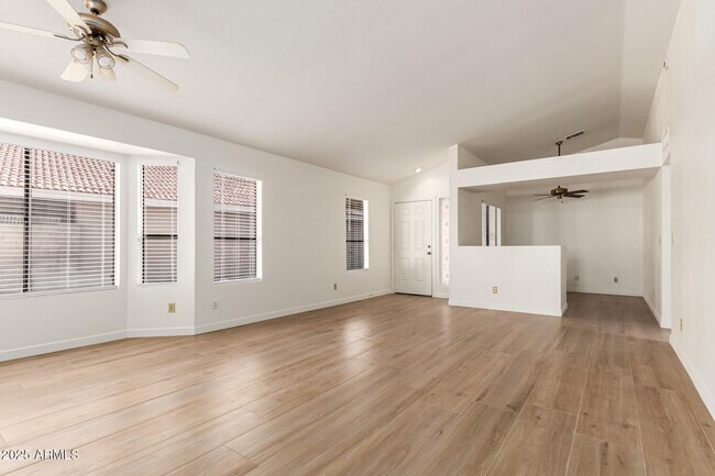 Building Photo - 768 S Martinique Dr