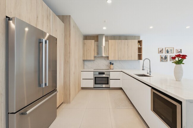 Building Photo - 3458 Day Ave