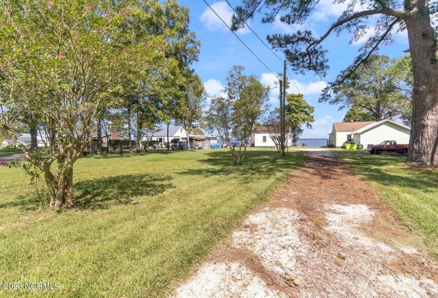 Building Photo - 810 Neuse Dr