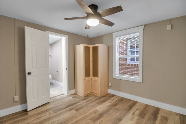 Building Photo - Updated 3BR, 2BA Craftsman Home Minutes from Downtown Savannah