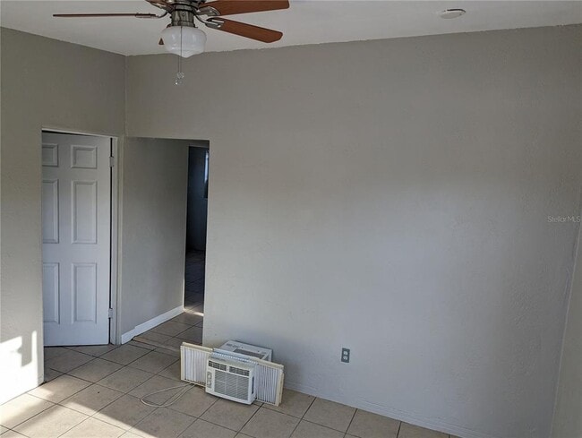 Building Photo - 2000 Queensboro Ave S