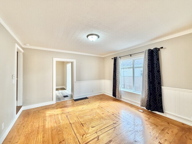 Building Photo - 955 10th St