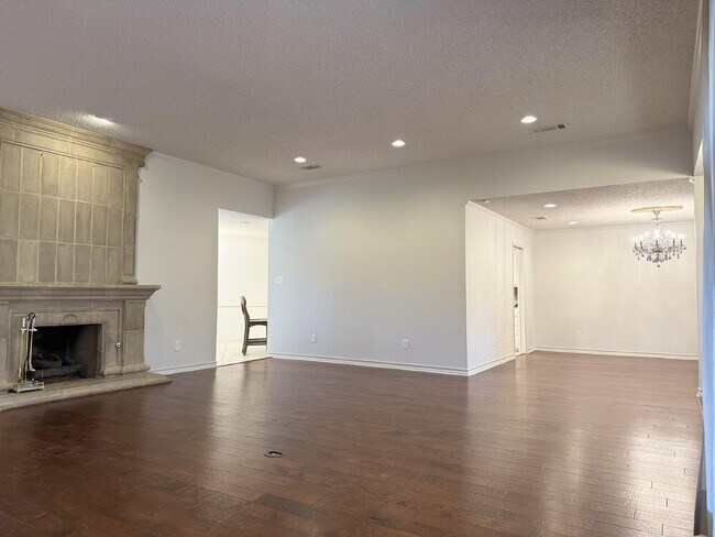 Building Photo - 4215 95th St