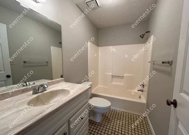 Building Photo - 2120 Newport Landing