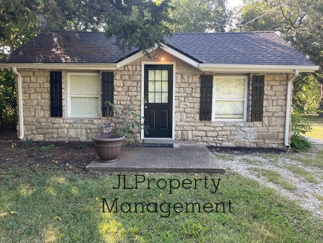 Primary Photo - 7112 Brockway St