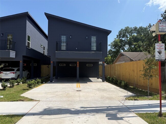 Building Photo - 7428 Laura Koppe Rd