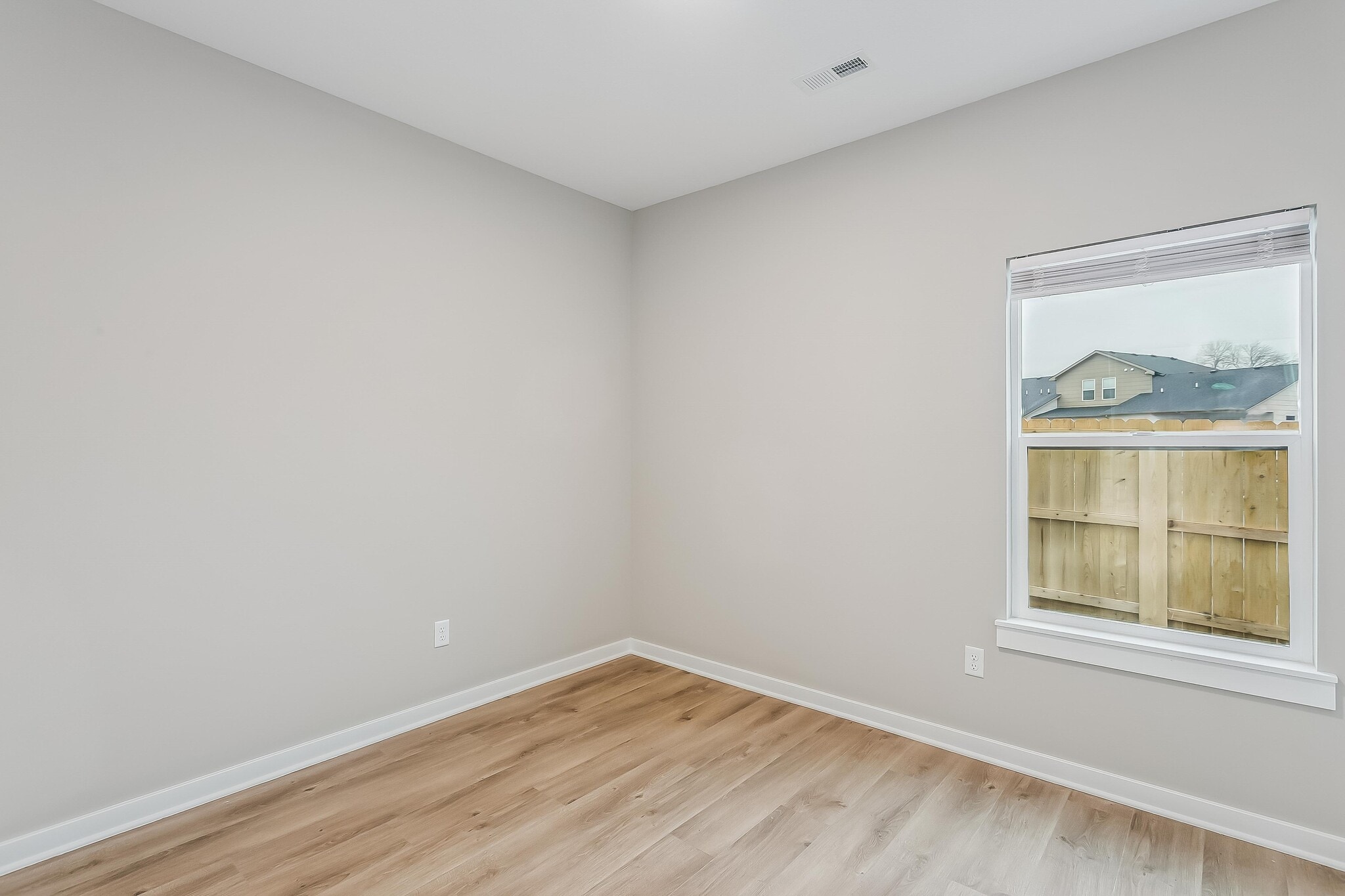 Building Photo - 917 S Logan St