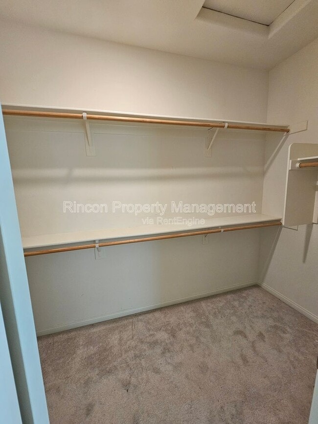 Building Photo - 431 Limoneira Ln