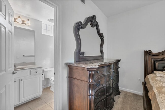 Building Photo - 10075 Gate Pkwy N