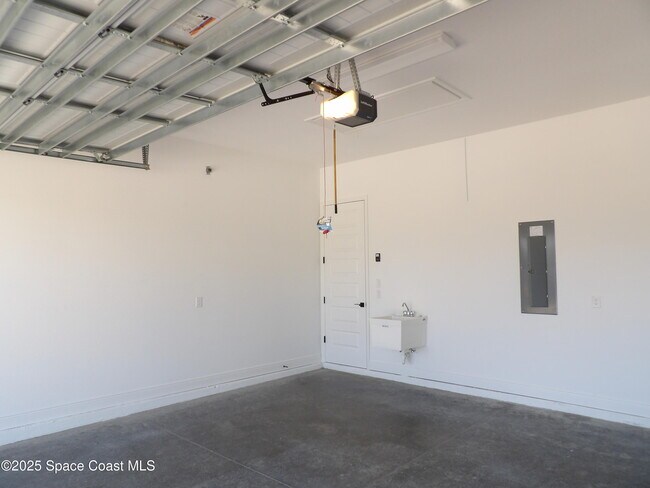 Building Photo - 4258 Trovita Cir
