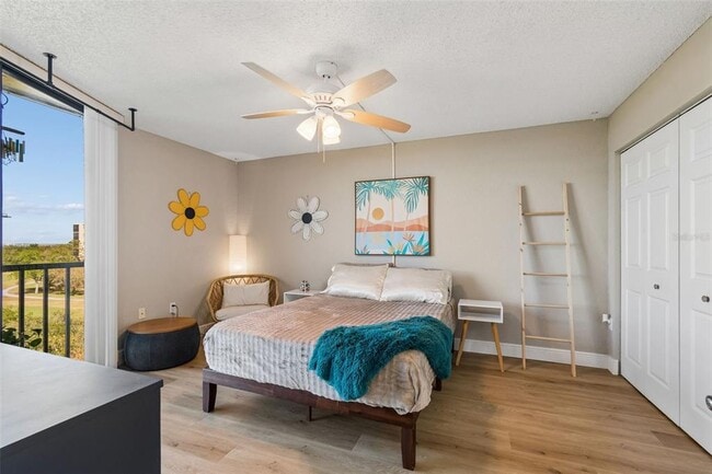 Building Photo - 900 Cove Cay Dr