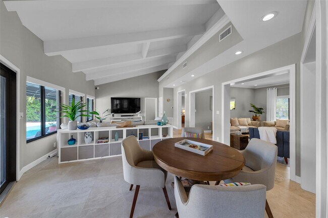 Building Photo - 616 Riviera Isle Dr