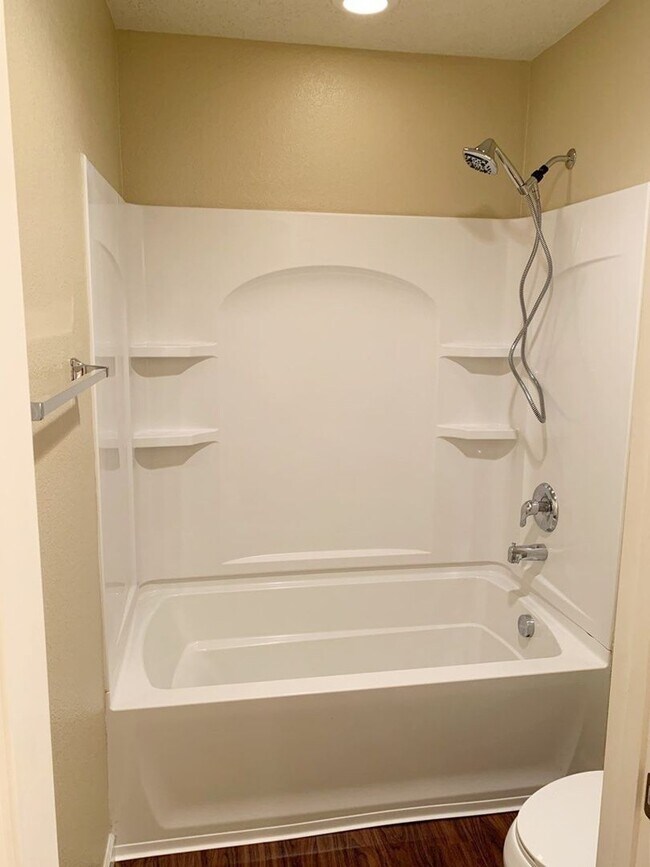 Building Photo - 229 Loma Linda Loop NE