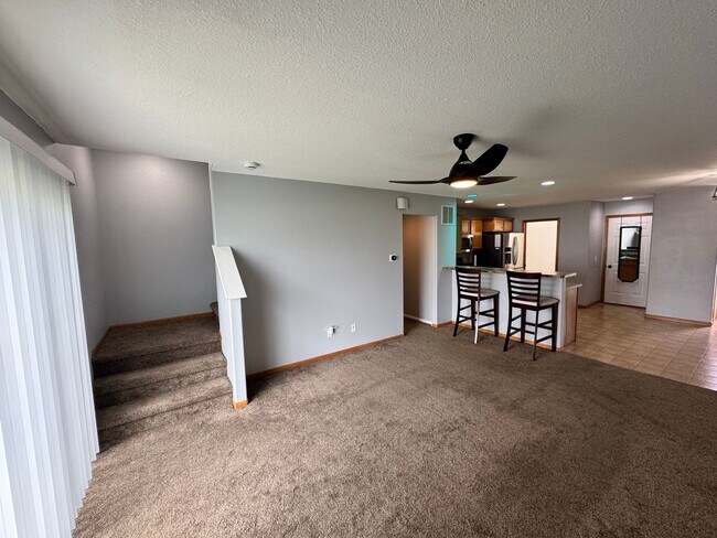 Building Photo - 3 bedroom 3 1/2 bath Condo in Davenport