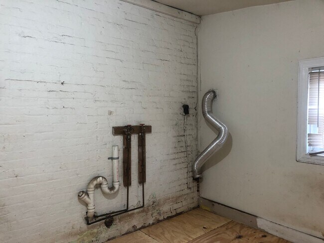 Building Photo - 3 Bedroom House in Great Trenton Neighborhood! This House is Getting a Makeover!