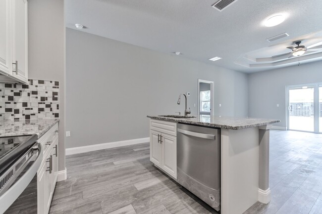 Building Photo - 14 Bunker View Dr