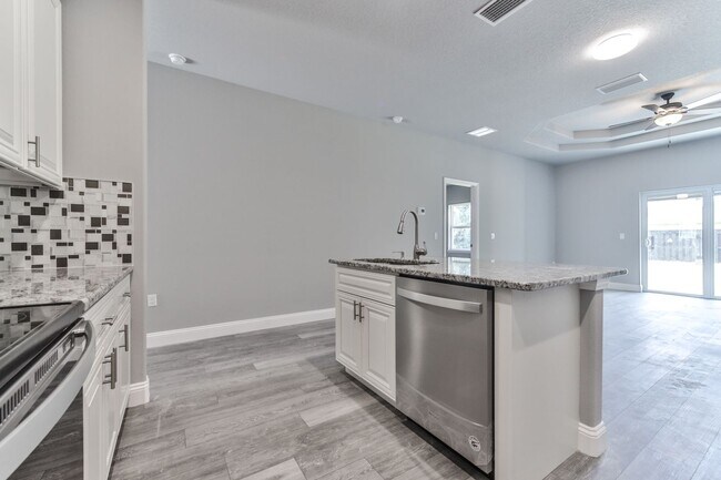 Building Photo - 18 Bunker View Dr