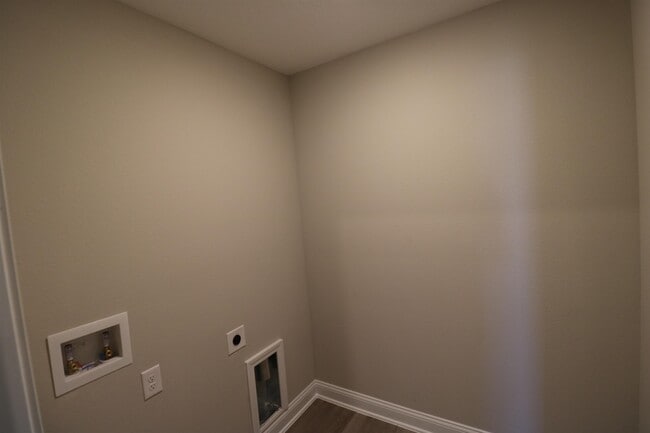 Building Photo - 42 Huesca Ct