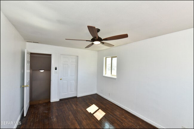 Building Photo - 908 Bolivia St