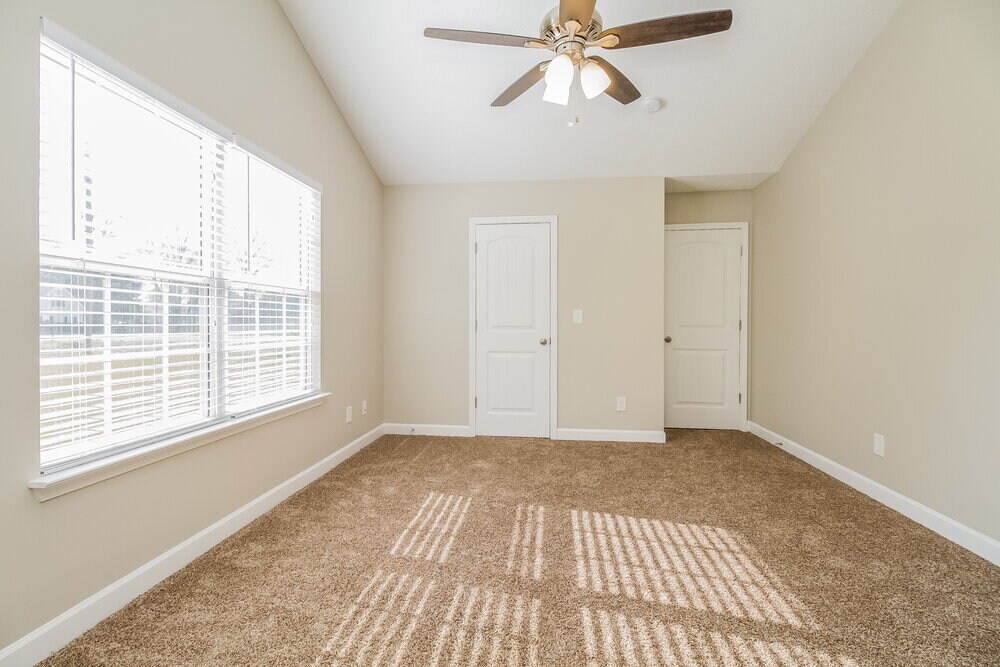 Building Photo - 1127 Sunnycrest Ct