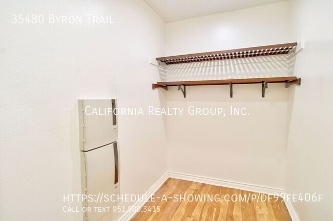 Building Photo - 35480 Byron Tr