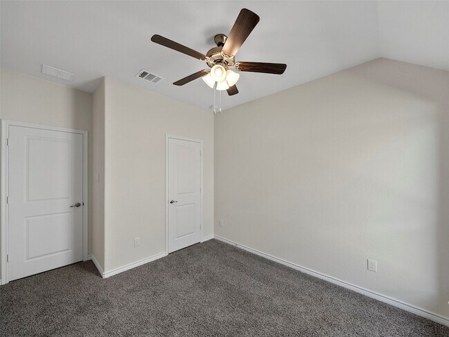 Building Photo - 10505 Breezeway Dr