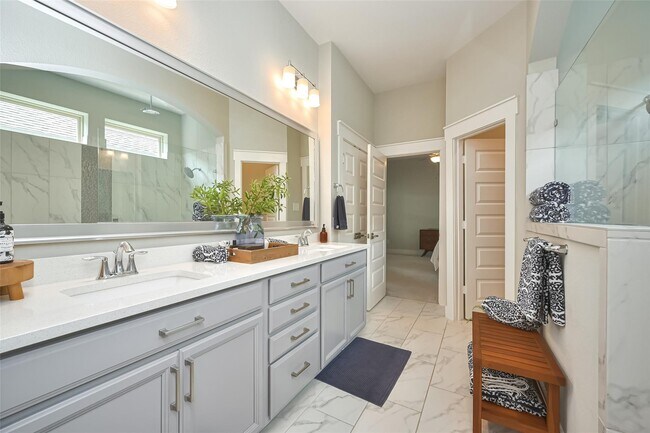 Building Photo - 17026 Canosa Dr