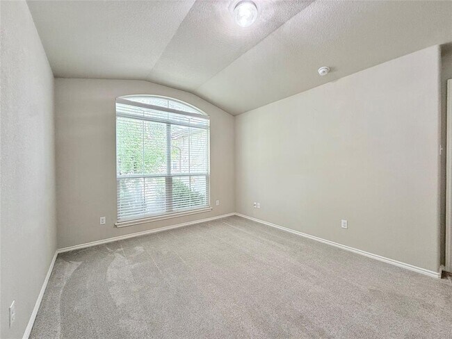 Building Photo - 314 Comal Run