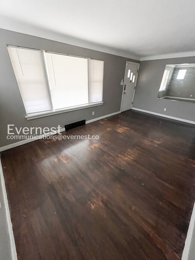 Building Photo - 5546 Floy Ave