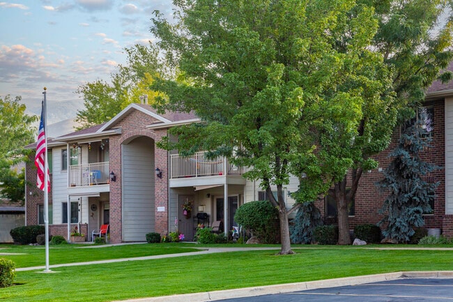 Beautiful Grounds - Riley Court