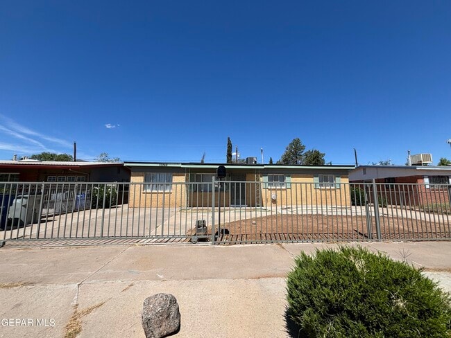 Primary Photo - 10349 Shoshone St