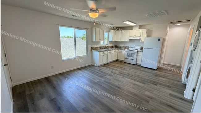 Building Photo - Villa De Ramon Apartment