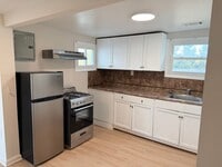 Building Photo - 1926 Shore Rd