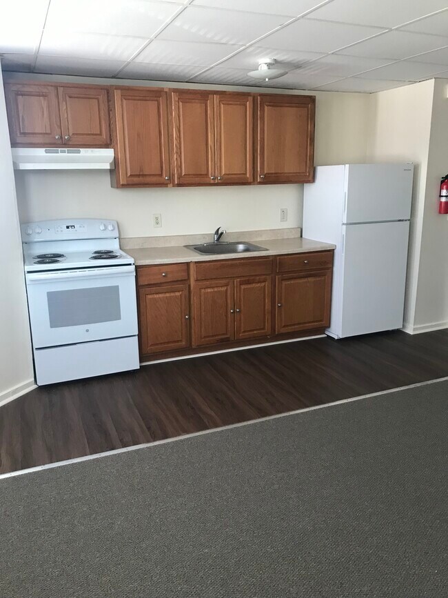Kitchen - 156 Buffalo Ave