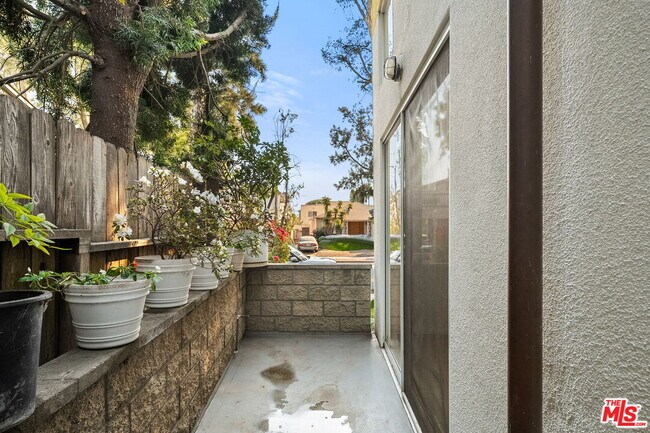 Building Photo - 1011 Pacific St