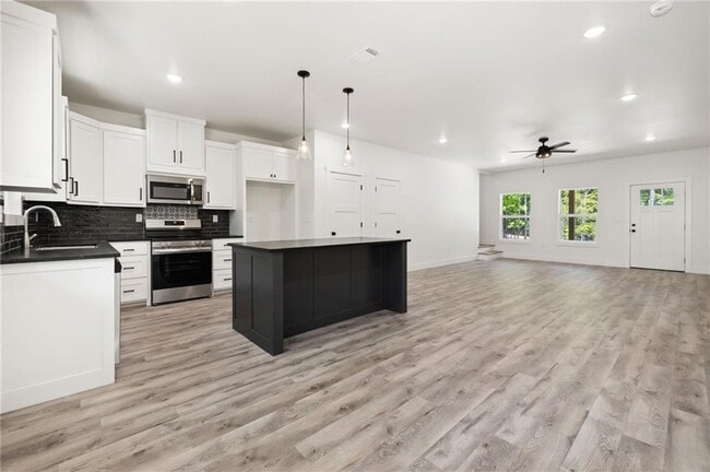 Building Photo - 4 Leven Ln