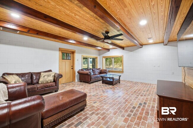Building Photo - 27522 Burkhardt Dr