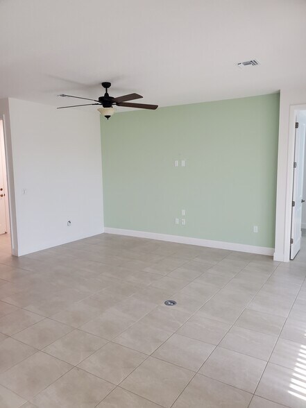 Building Photo - 11681 SW Oceanus Blvd