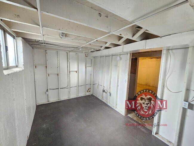 Building Photo - Remodeled 2 Bd 1.5 Ba Home in Sandy