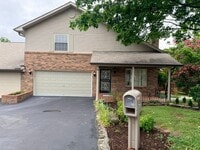 Building Photo - Maryville City 37804 - 4 bedroom, 3 bath Townhome - Contact Troy Adams (865) 233-6949