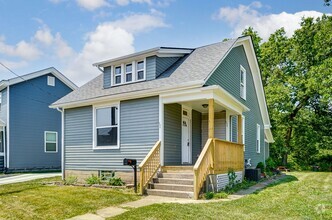 Building Photo - Spacious 3 Bedroom in Hamilton!