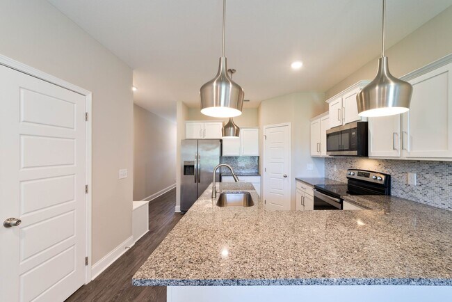 Building Photo - 204 Drayton Dr