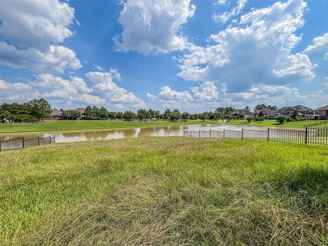 Building Photo - 25639 Kearsley Dr