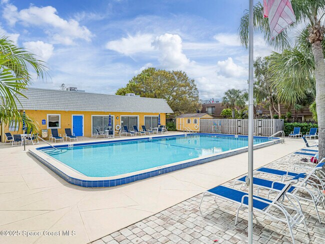 Building Photo - 1170 6th Ave