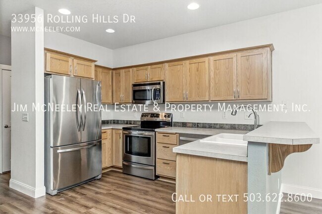 Building Photo - 33956 Rolling Hills Dr