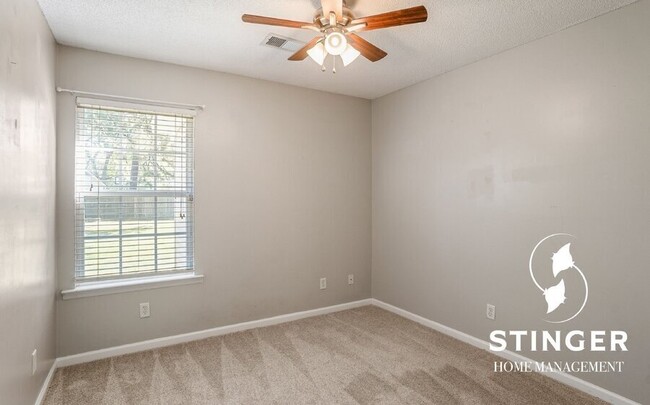 Building Photo - 4 Grackle Ln