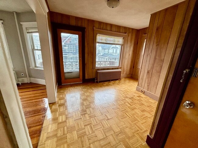 Building Photo - 19 Forest Ave