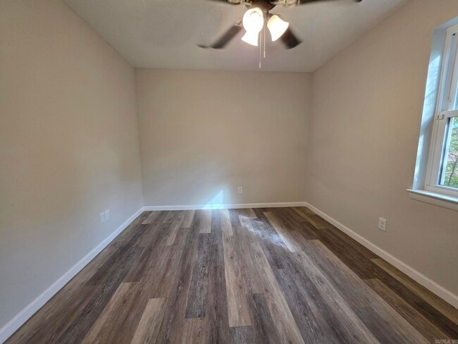 Building Photo - 8 Willowridge Cove