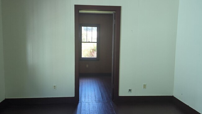 Building Photo - 245 Sherwood Dr